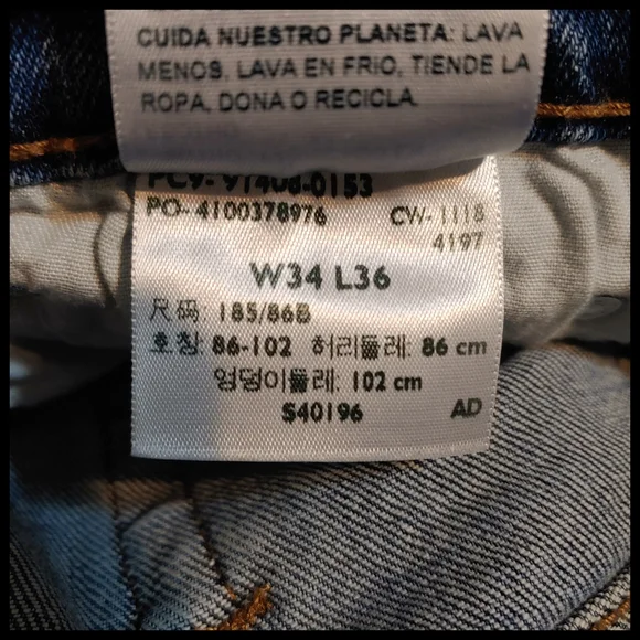 Vintage Levi's 561 TALL Men's Straight Jeans - Picture 6 of 6